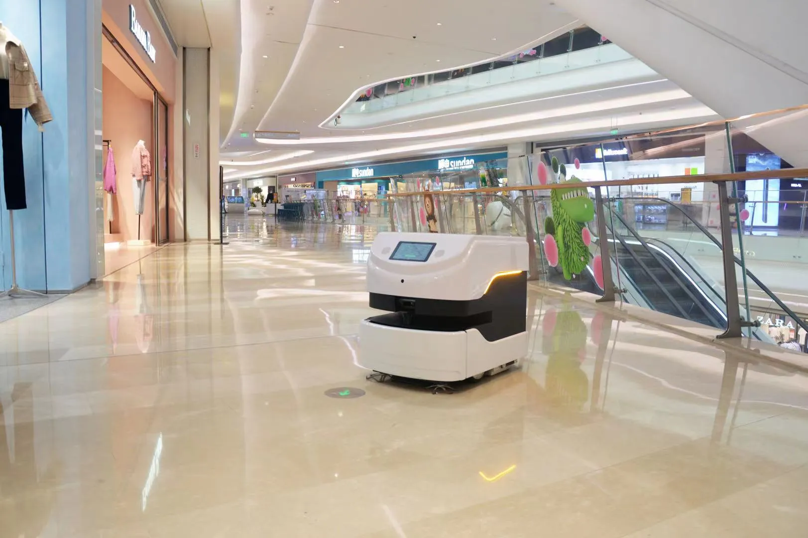 소셜 봇을 보다 자연스럽게 만듭니다.